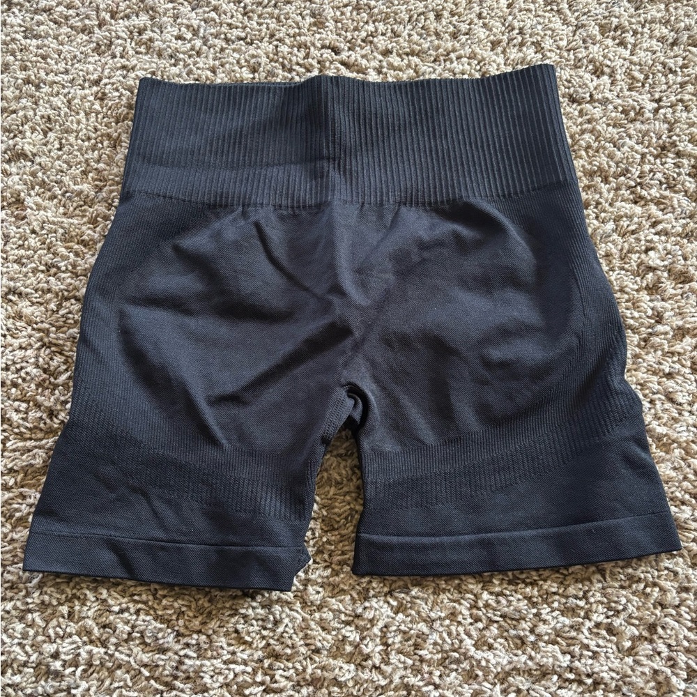 Seamless High-Waist Black Women's Shorts